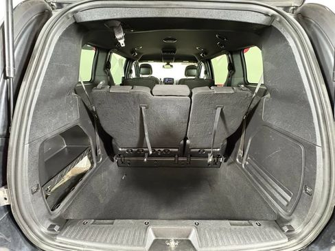 Used 2020 Dodge Grand Caravan SE FWD image 43