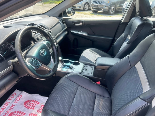 Used 2013 Toyota Camry SE FWD image 4