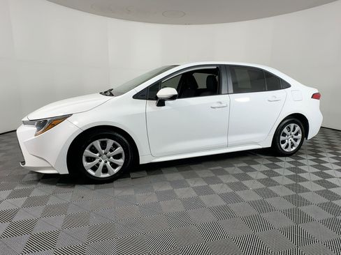 Used 2024 Toyota Corolla LE image 18