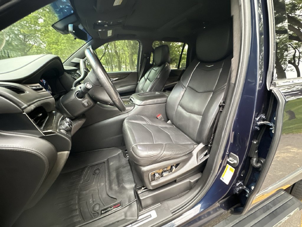 Certified 2019 Cadillac Escalade Platinum AWD/4WD image 20