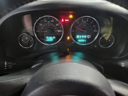 Used 2013 Jeep Wrangler Sport AWD/4WD image 23