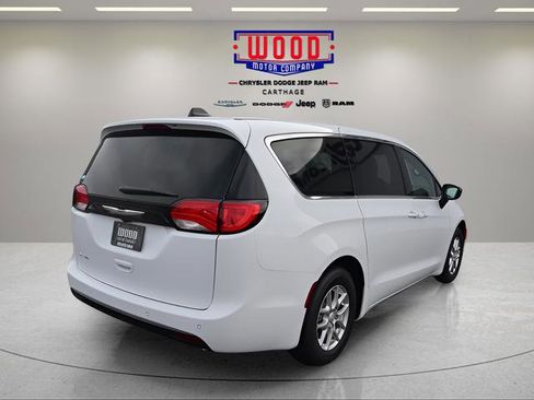 New 2026 Chrysler Voyager LX image 3