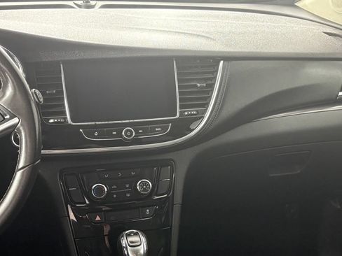 Used 2021 Buick Encore Preferred FWD image 16