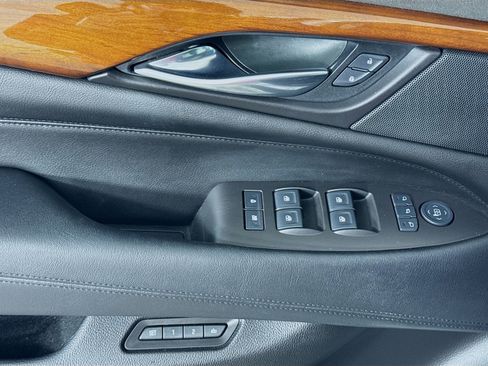Used 2016 Cadillac Escalade Premium image 11