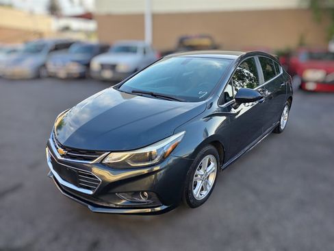 Used 2018 Chevrolet Cruze LT w/ RS Package FWD image 1