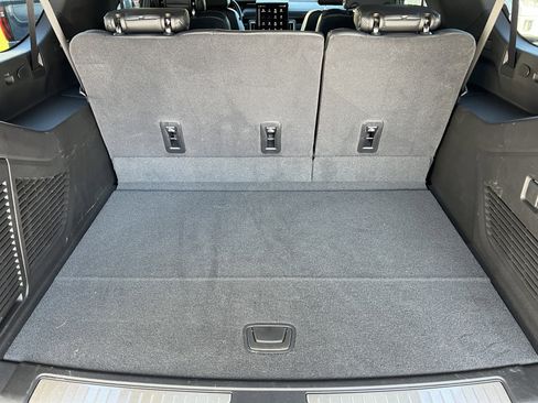 Used 2025 GMC Yukon XL Denali image 20