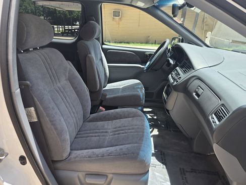 Used 2001 Toyota Sienna LE FWD image 9