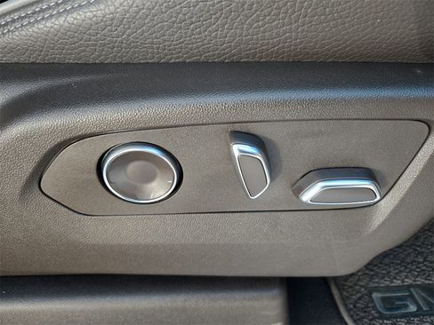 Used 2024 GMC Sierra 1500 Denali w/ Technology Package image 29