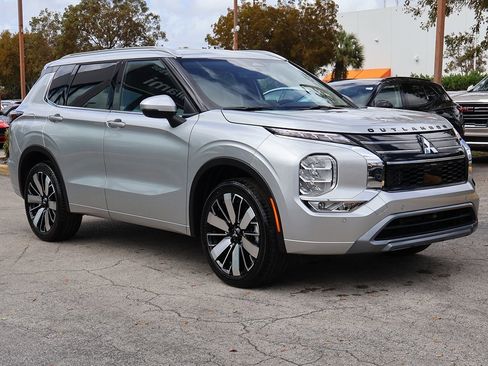 New 2026 Mitsubishi Outlander SEL image 2