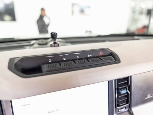 Used 2024 Ford Bronco Wildtrak image 27