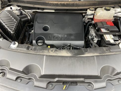 Used 2022 Chevrolet Traverse LS FWD image 25