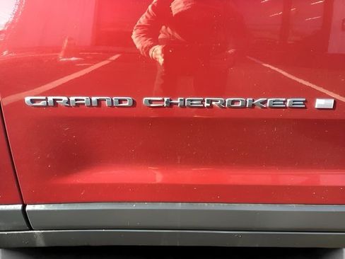 Used 2023 Jeep Grand Cherokee 4WD 4xe image 34