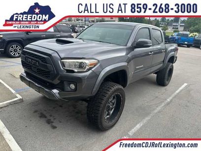 Used 2017 Toyota Tacoma TRD Sport w/ Tow Package (A/T)