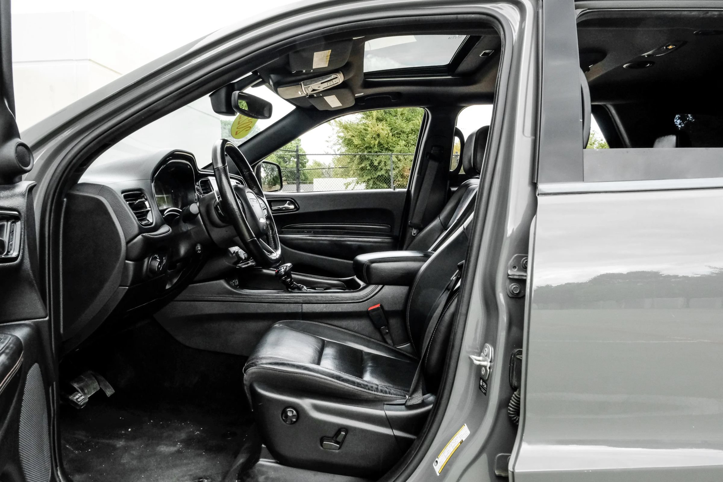 Used 2022 Dodge Durango R/T w/ Blacktop Package AWD/4WD image 4
