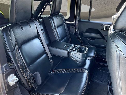 Used 2021 Jeep Wrangler Unlimited Sahara AWD/4WD image 11