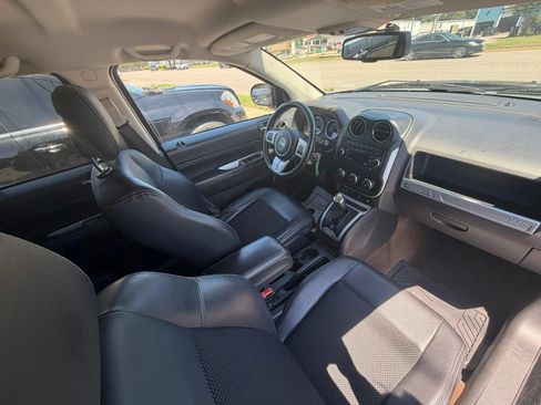 Used 2016 Jeep Compass Latitude FWD image 22