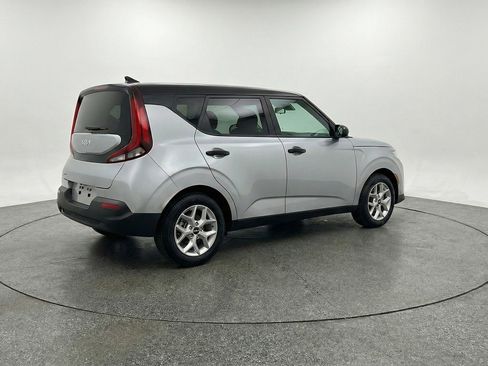 Used 2025 Kia Soul LX w/ LX Technology Package FWD image 9