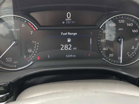 Used 2025 Cadillac XT6 Luxury image 17