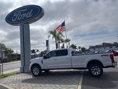 Used 2019 Ford F350 Platinum w/ Platinum Ultimate Package AWD/4WD image 32