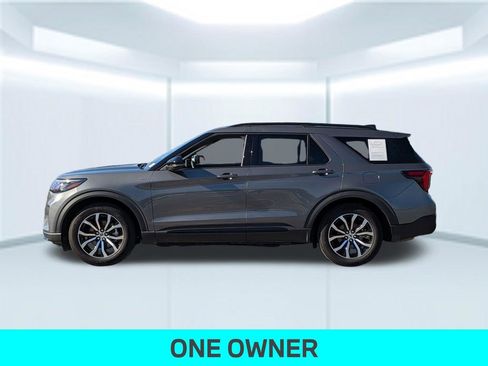 Used 2026 Ford Explorer ST-Line w/ Premium Package RWD image 2