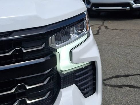 Used 2026 Chevrolet Silverado 1500 LT Trail Boss w/ Convenience Package II AWD/4WD image 9