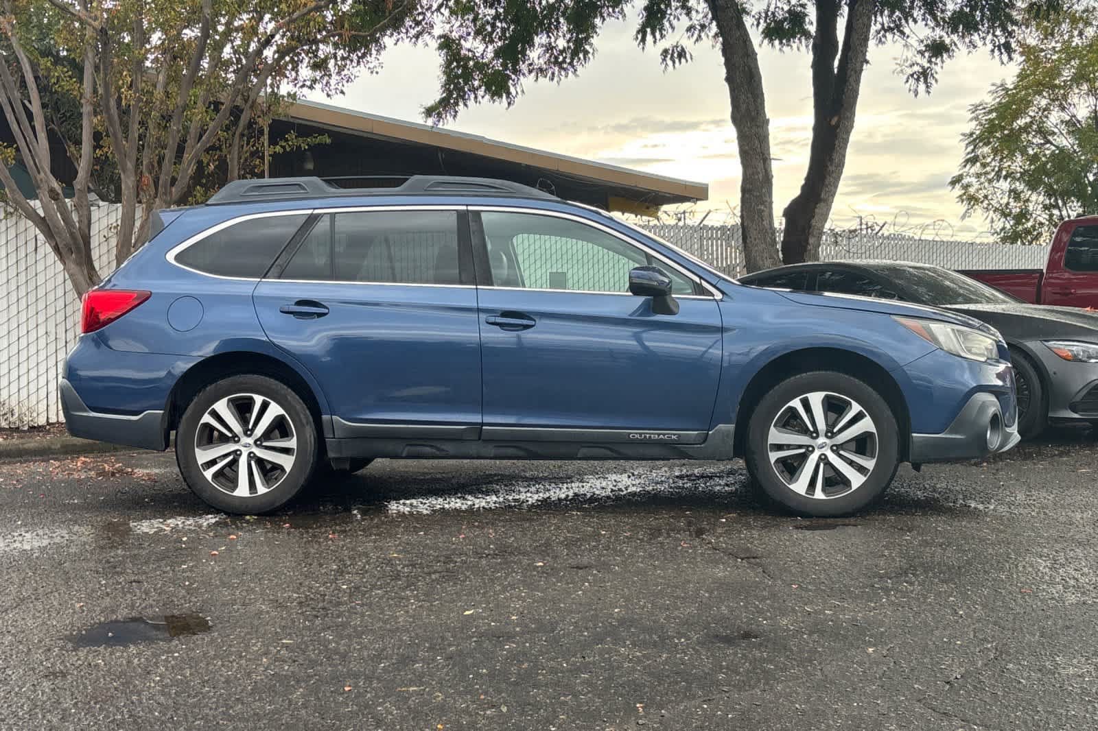 Used 2019 Subaru Outback 2.5i Limited AWD/4WD image 8