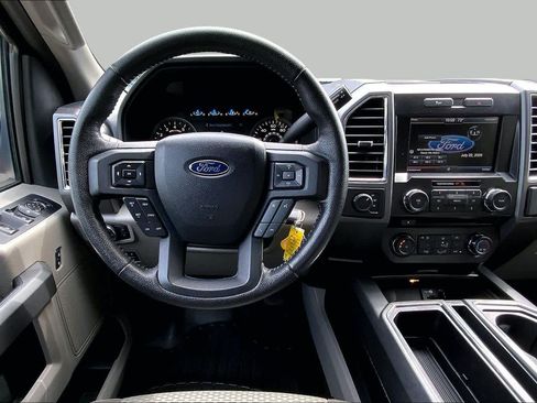 Used 2015 Ford F150 XLT w/ Equipment Group 302A Luxury AWD/4WD image 6