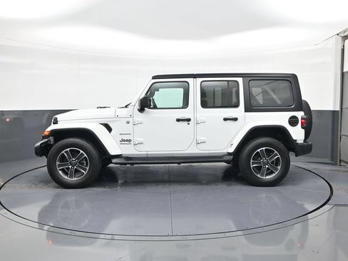 Used 2023 Jeep Wrangler Unlimited Sahara AWD/4WD image 5
