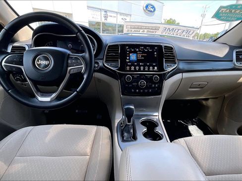 Used 2022 Jeep Grand Cherokee Laredo E AWD/4WD image 13