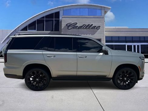 Used 2025 Cadillac Escalade Sport Platinum w/ LPO, ONYX Package AWD/4WD image 4