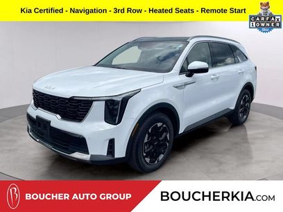 Certified 2025 Kia Sorento S w/ Panoramic Sunroof Package