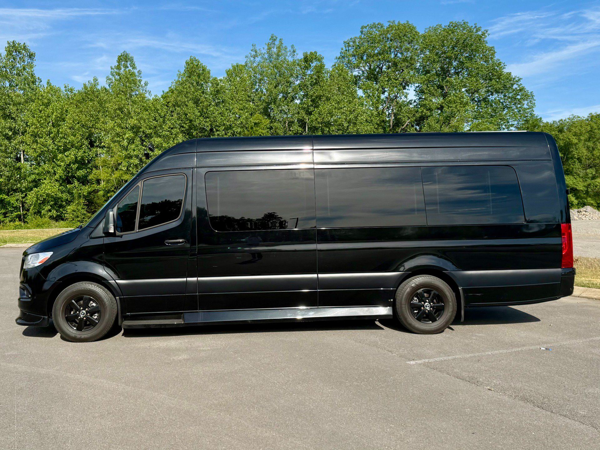 Used 2022 Mercedes-Benz Sprinter 2500 w/ Parking Package image 8