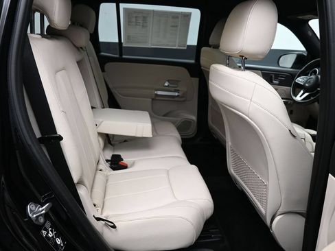 Used 2020 Mercedes-Benz GLB 250 4MATIC image 24