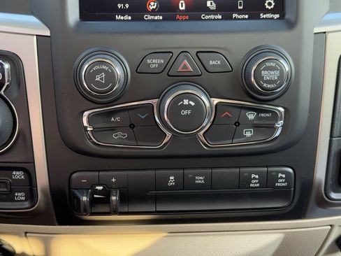 Used 2018 RAM 1500 Big Horn image 23