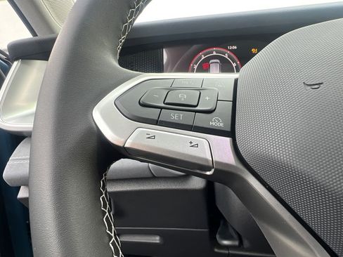 New 2026 Volkswagen Tiguan SE image 26