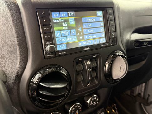 Used 2015 Jeep Wrangler Unlimited Sahara AWD/4WD image 42