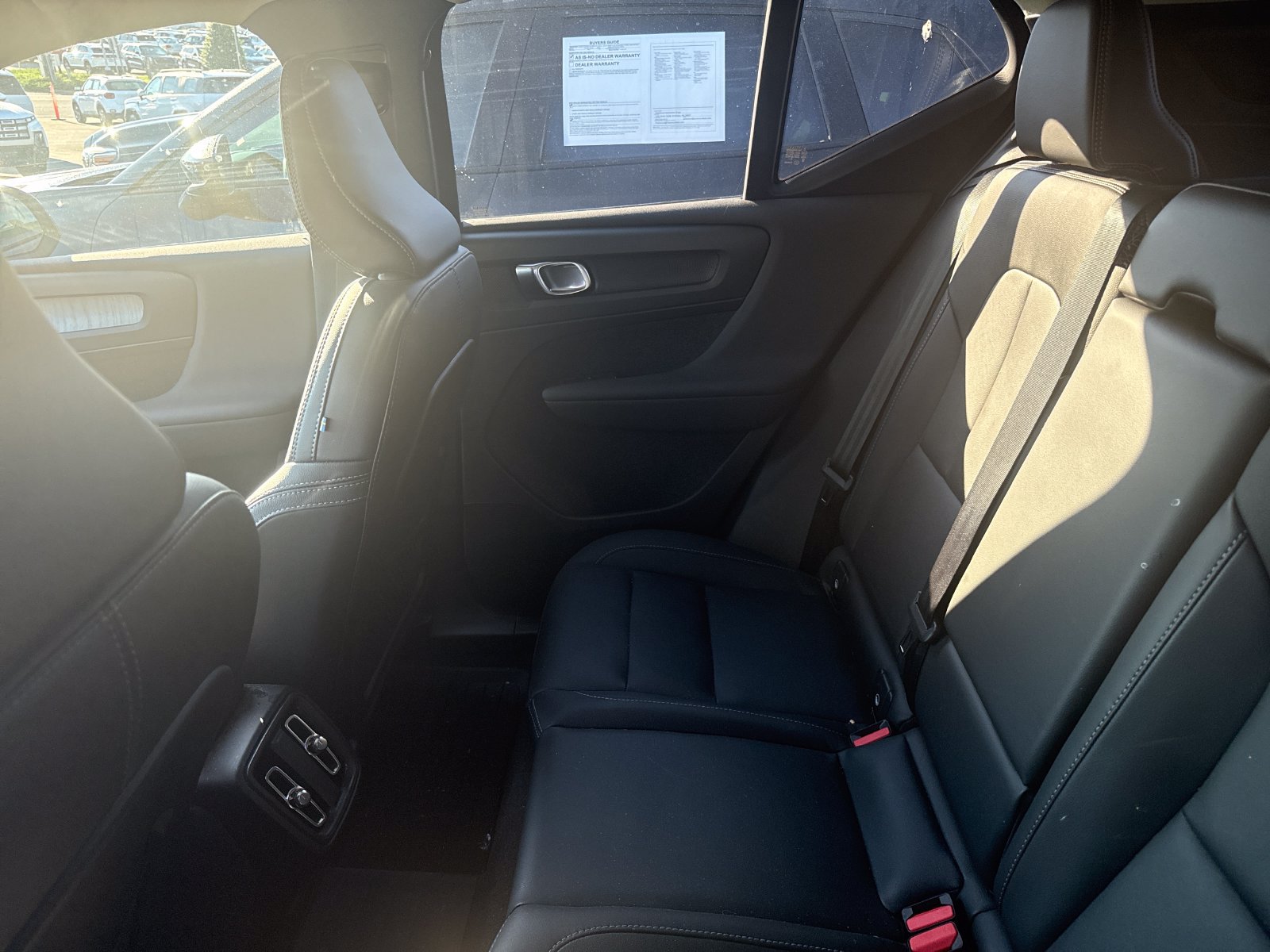 Used 2024 Volvo XC40 B5 Plus w/ Climate Package AWD/4WD image 12