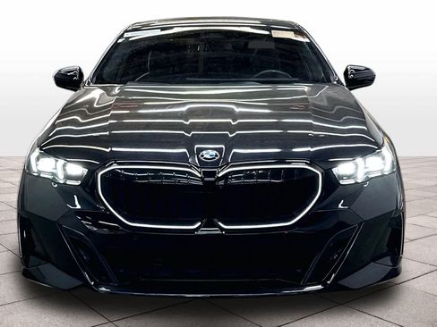 Used 2026 BMW 530i w/ M Sport Package RWD image 3