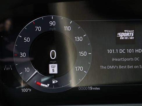 New 2026 Land Rover Range Rover Velar S AWD/4WD image 23