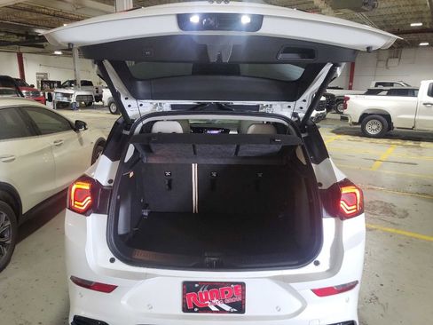 Used 2025 Buick Encore GX Avenir w/ Avenir Technology Package image 10