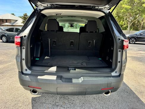 Used 2021 Chevrolet Traverse LT FWD image 11