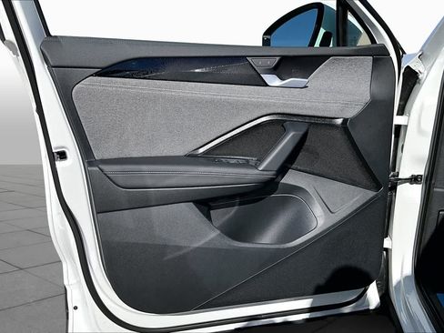 New 2026 Volkswagen Tiguan S FWD image 10