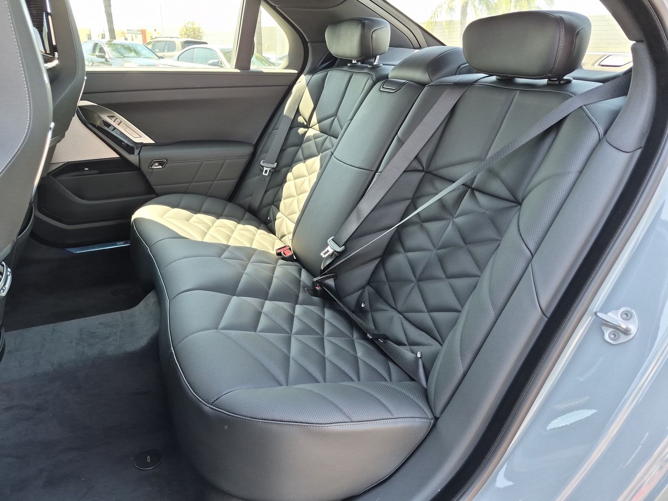 New 2026 BMW 740i w/ Premium Package RWD image 31