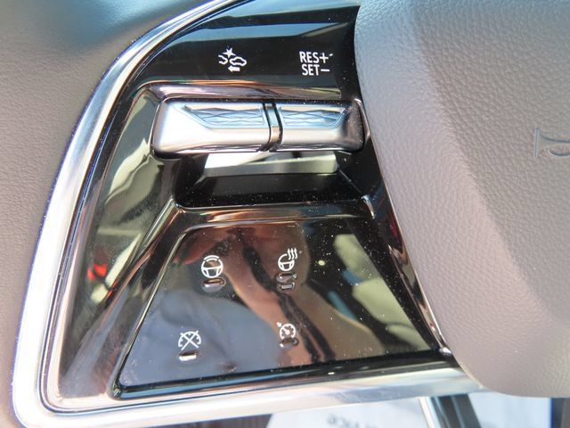 Used 2024 Cadillac Lyriq Sport w/ LPO, Floor Liner Package AWD/4WD image 19