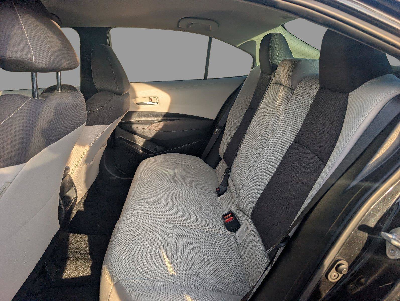 Used 2020 Toyota Corolla LE FWD image 33