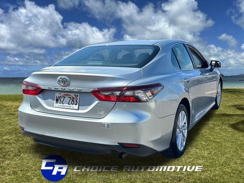 Used 2023 Toyota Camry LE image 7