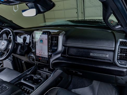 Used 2025 RAM 3500 Laramie AWD/4WD image 18