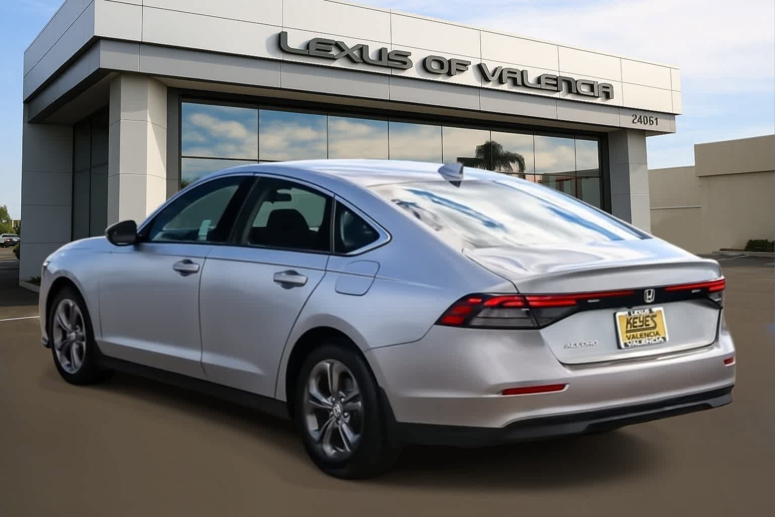 Used 2024 Honda Accord EX image 2