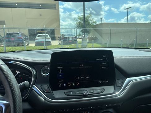 Used 2025 Chevrolet Blazer LT image 17