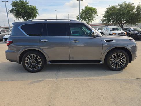Used 2021 Nissan Armada Platinum w/ Captain's Chairs Package RWD image 2